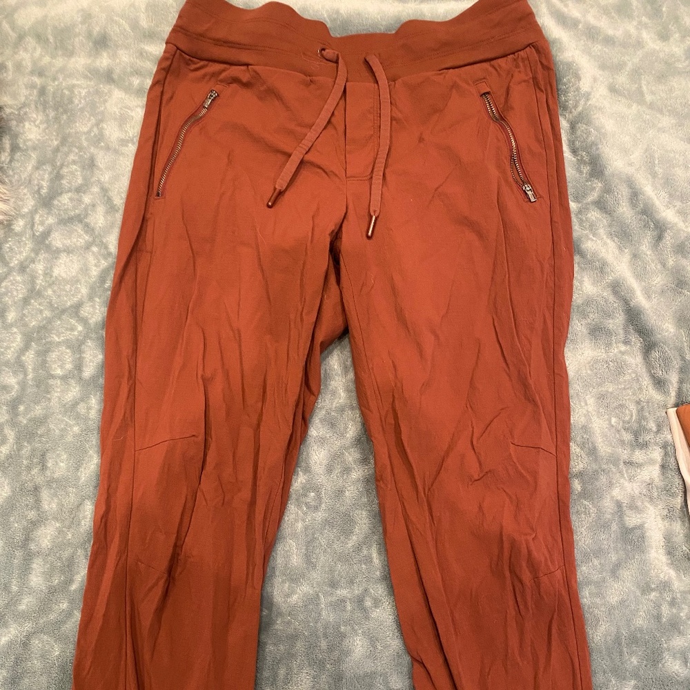 Athleta Trekkie Joggers - size 8